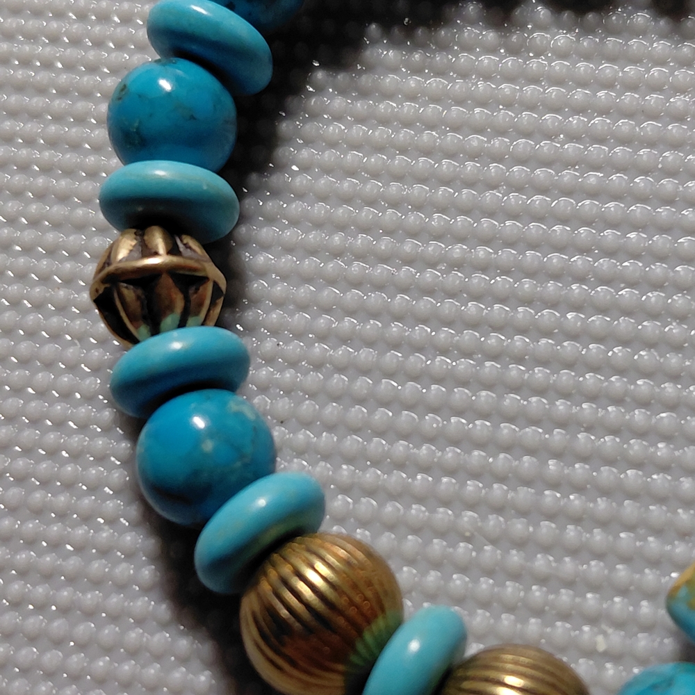Elegant Turquoise Bracelet with Gold Accents Size 6.5" - Picture 5 of 5